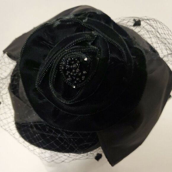 Vintage Whittall & Javits Black Hat  Ribbon Netting Velvet Flower - Picture 6 of 8